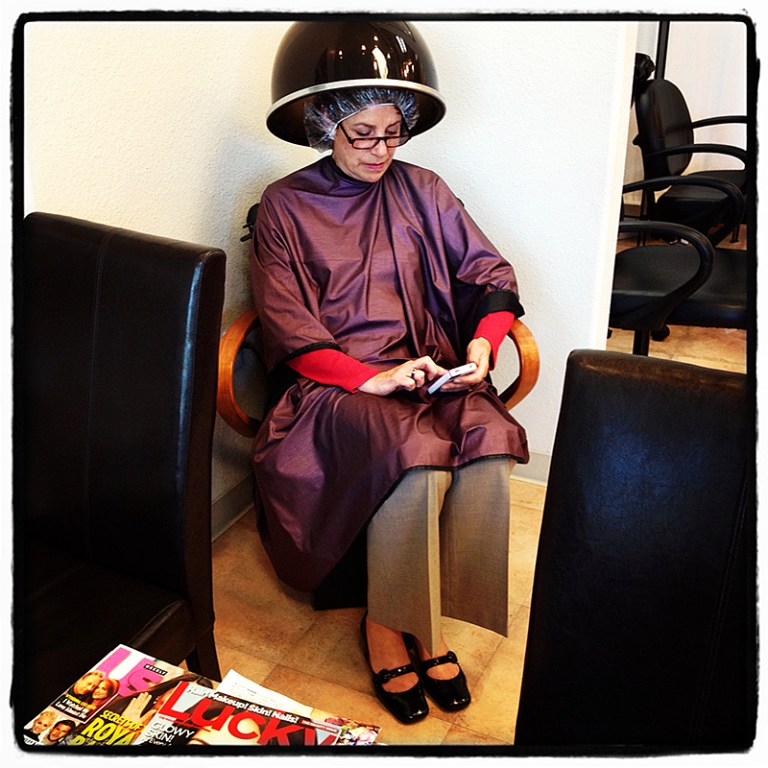 Woman in Salon Blog iDiarist