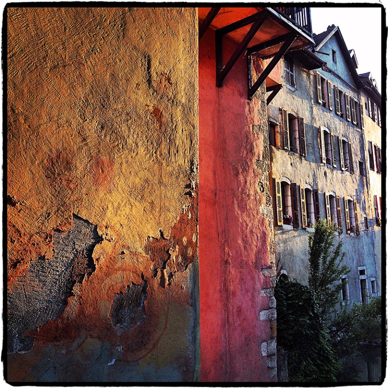 Walls at Annecy Blog iDiarist