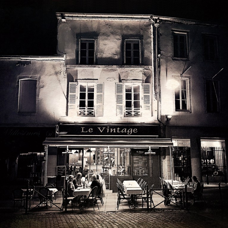 Cafe at Beaune iDiarist Blog Master